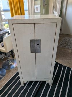 Solid wood cabinet