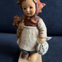 Weary Wanderer" Goebel M.J Hummel Figurine #204