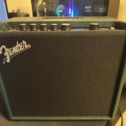 Fender Mustang LT25 25W 1x8 Guitar Combo Amp - British Racing Green + 10’ Professional Series Tweed Instrument Cable