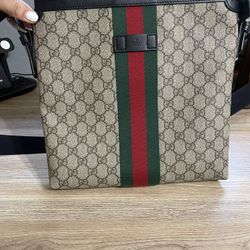 GUCCI messenger Bag