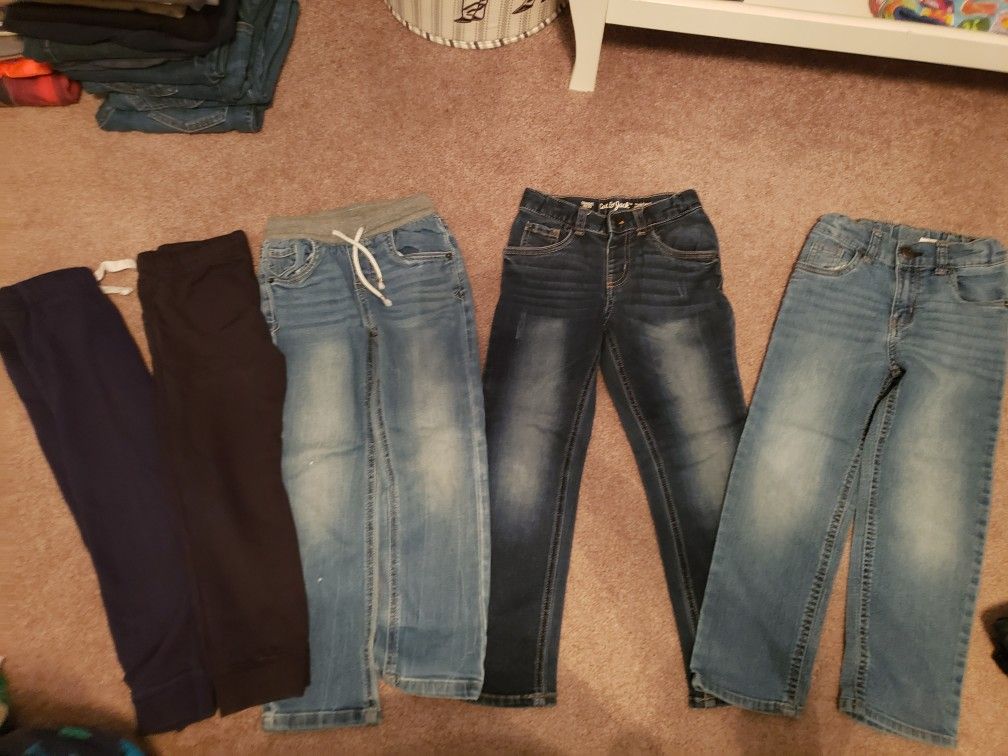 5pk Jeans/Sweats Size 5t