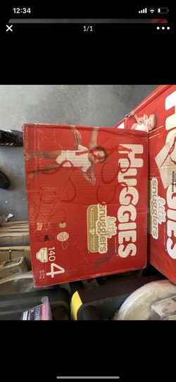 Huggies little snugglers size 4 ,140 count