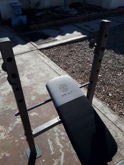 Weight Bench Gold s Gym XR 6.1 for Sale in Lake Havasu City AZ