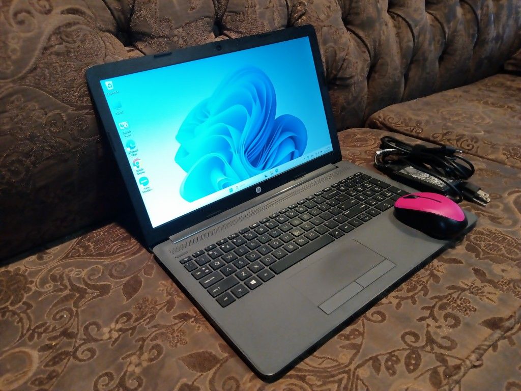 Laptop HP-15-255 G7-AMD-A6-8GB Ram-128gb HD SSD Solid-Go-od For Stud-ents.