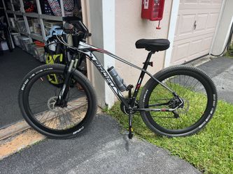 mountain bike 29 disc brakes low used