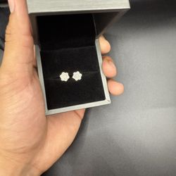 Vs1 Flower Cluster Diamond Earrings 