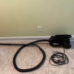 EUREKA car vaccum in good condition