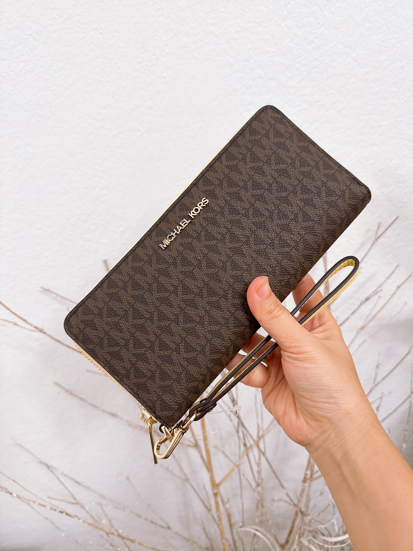 Michael Kors Jet Set Continental Wristlet