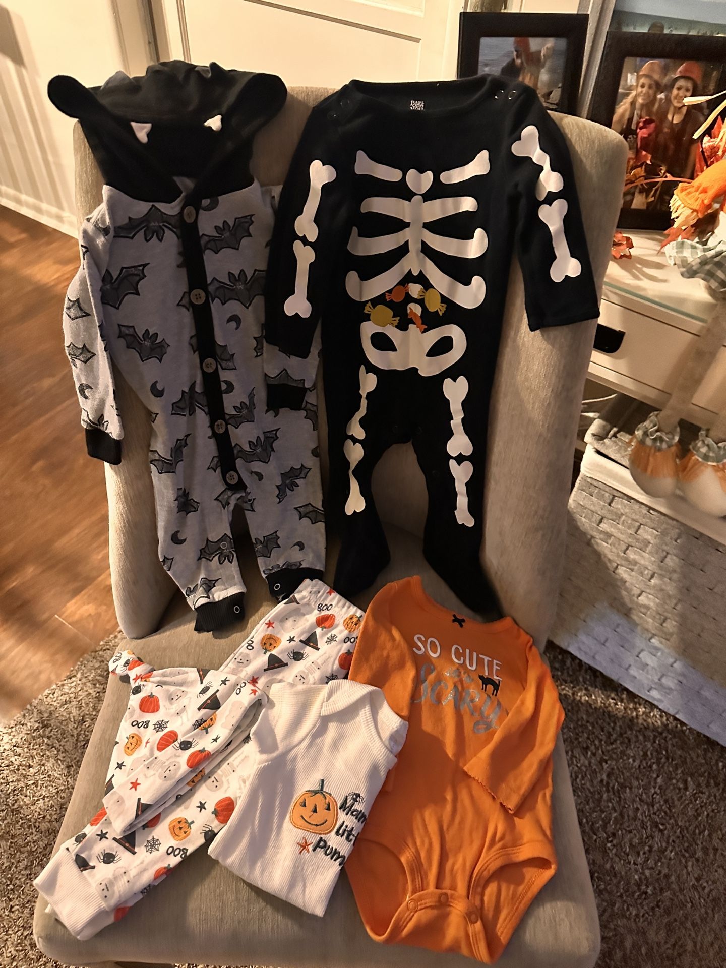 Like new 6 to 9 month Halloween baby lot