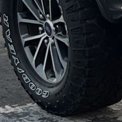 Rines Para Ford F-150 Con Llantas Las Llantas Están En Buenas Condiciones!