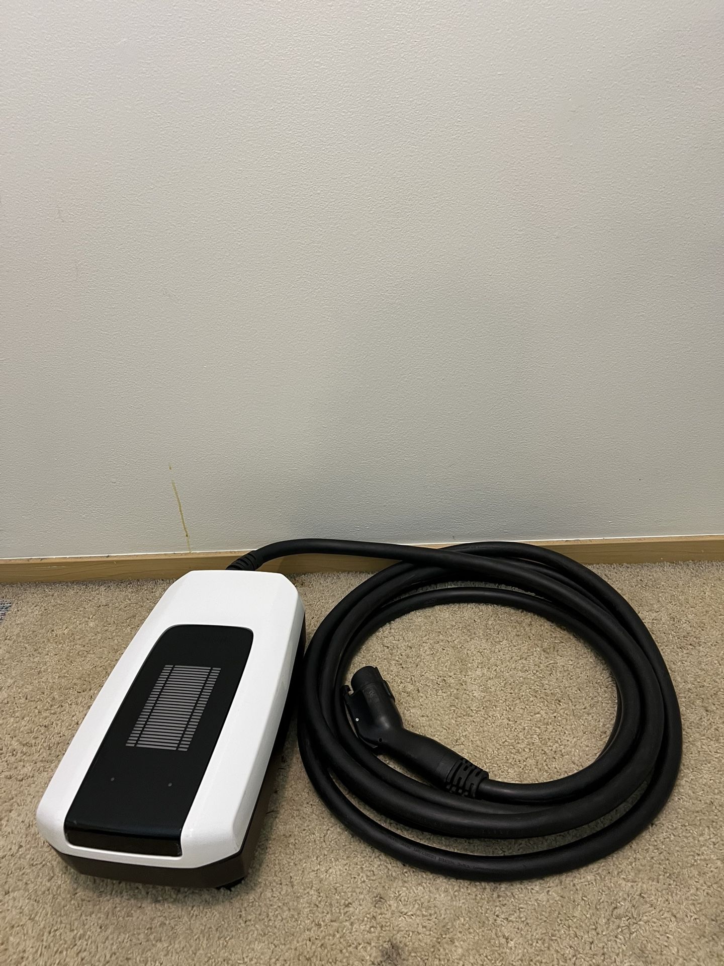 GM Hummer / Cadillac Lyriq Electric Vehicle Charger – 80A Wall Connector (24 ft
