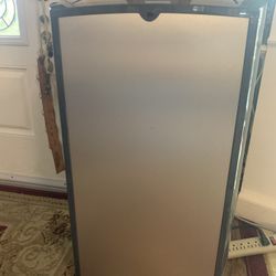 ***  PORTABLE AIR CONDITIONER - AMERICAN COMFORT 