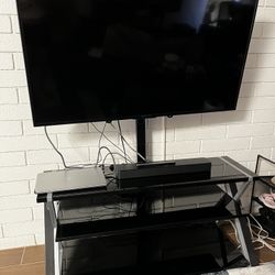 Sceptre TV - 55" 4K UHD TV w/ TV stand