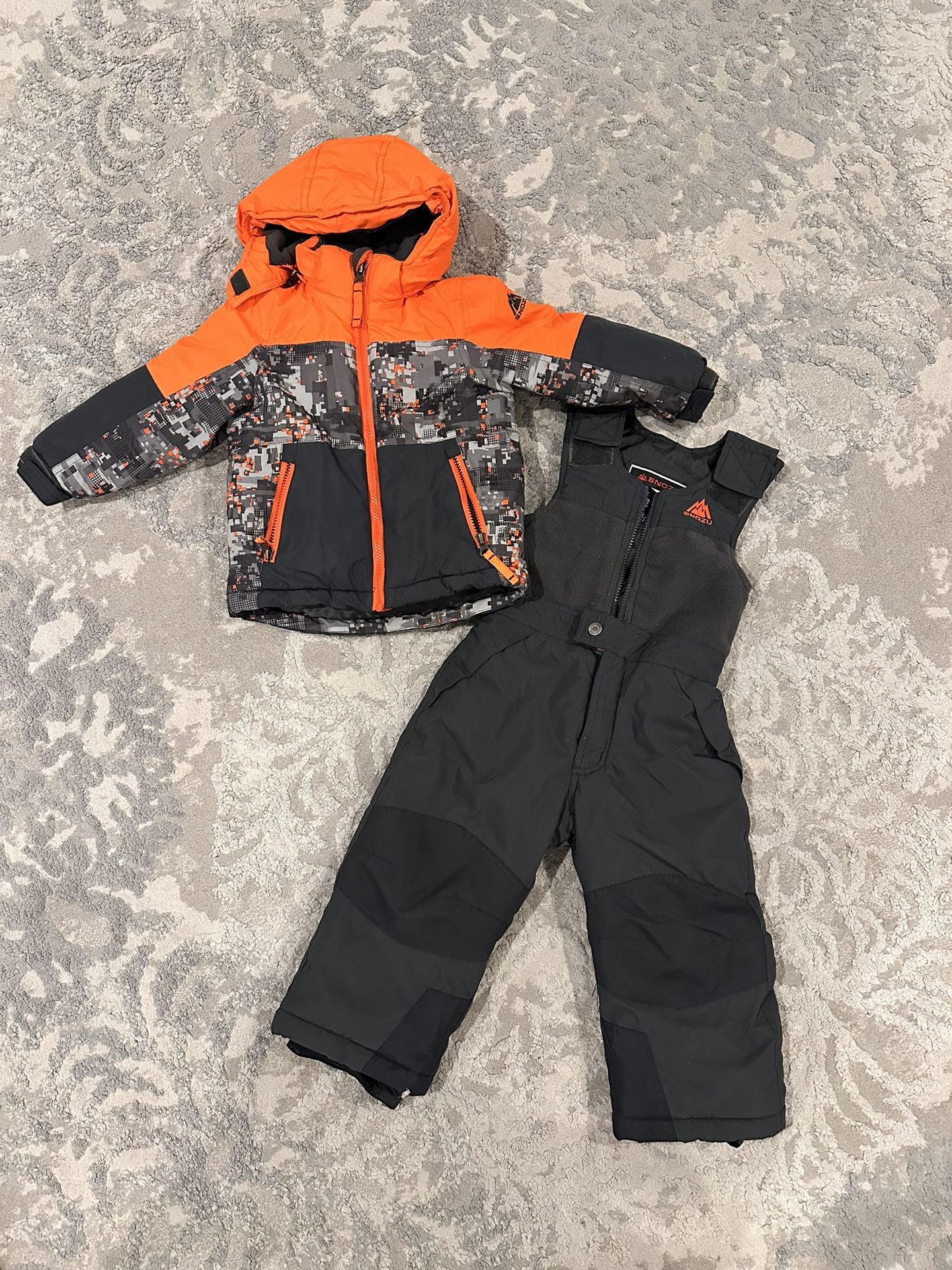 Snow Jacket And Pants Set(size 3T)