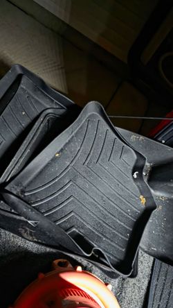 WeatherTech 2013 to 2015 black floor mats front and back