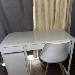 Desk With Chair 