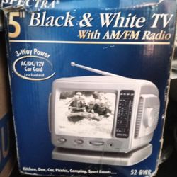 Spectra 5” Black 7 White TV w/AM-FM Radio Model 52-BWR NEW

