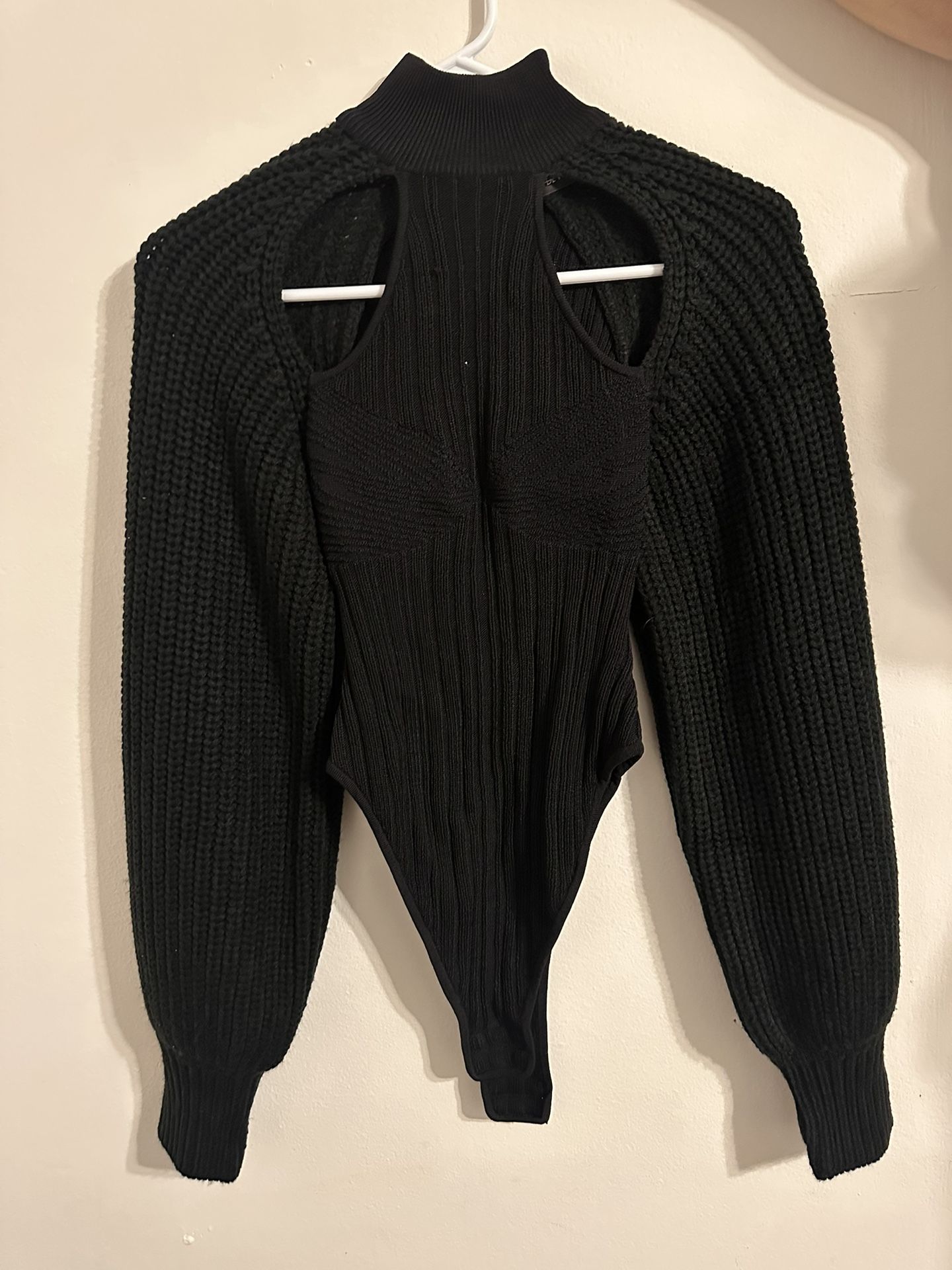 Jumper Bodysuit with Cut Out - Black 