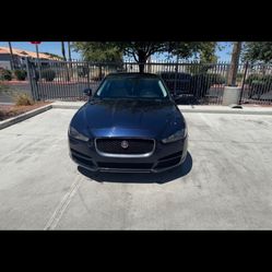2017 Jaguar XE Turbo 
