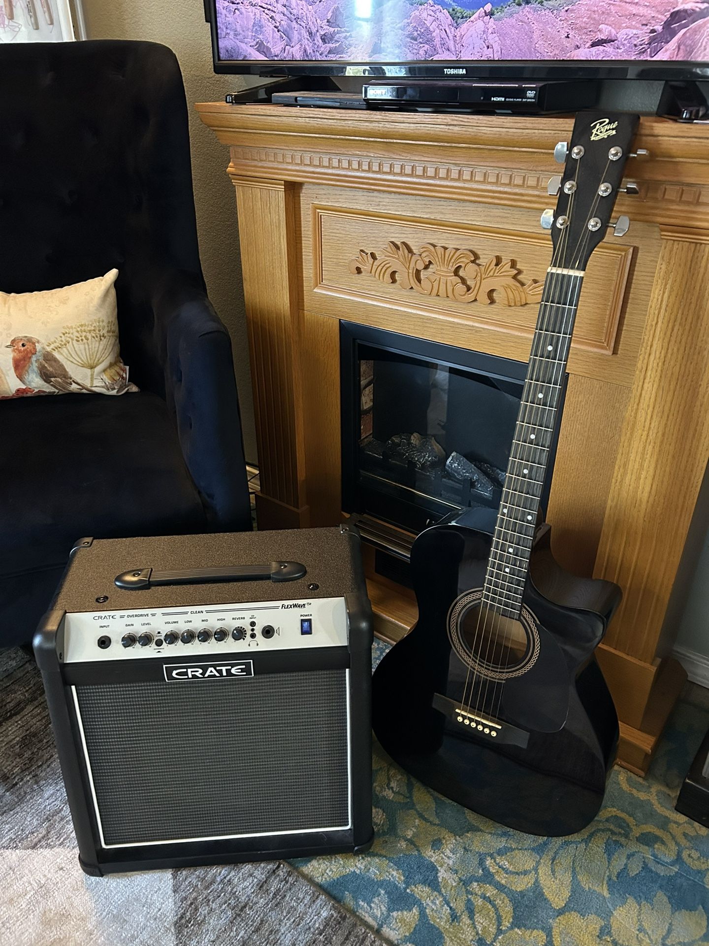 Rogue RA-090 Dreadnought acoustic & Electric guitar w Crate Amp