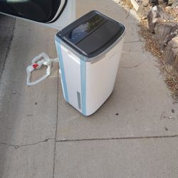 Frigidaire 3-in-1 Portable Room Air Conditioner 10,000 BTU (ASHRAE) / 6,500 BTU (DOE)