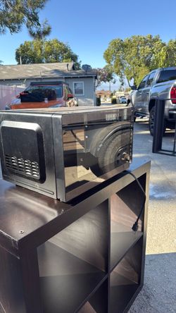 Black Countertop Microwave Oven
