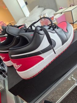 Air Jordan 1 Low Black Toe Sneakers