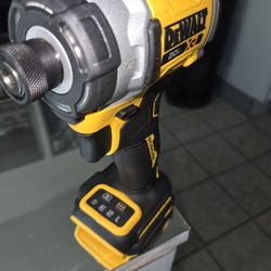 Dewalt New XR Impact Driver Drill  Mid Torque 4 Speed. 