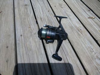 Zebco Quantum SS50 Max-Cast Spin Cast Fishing reel for Sale in Oakley, CA -  OfferUp