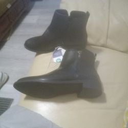 New Black Boots Zipper On Both Sides Size 10