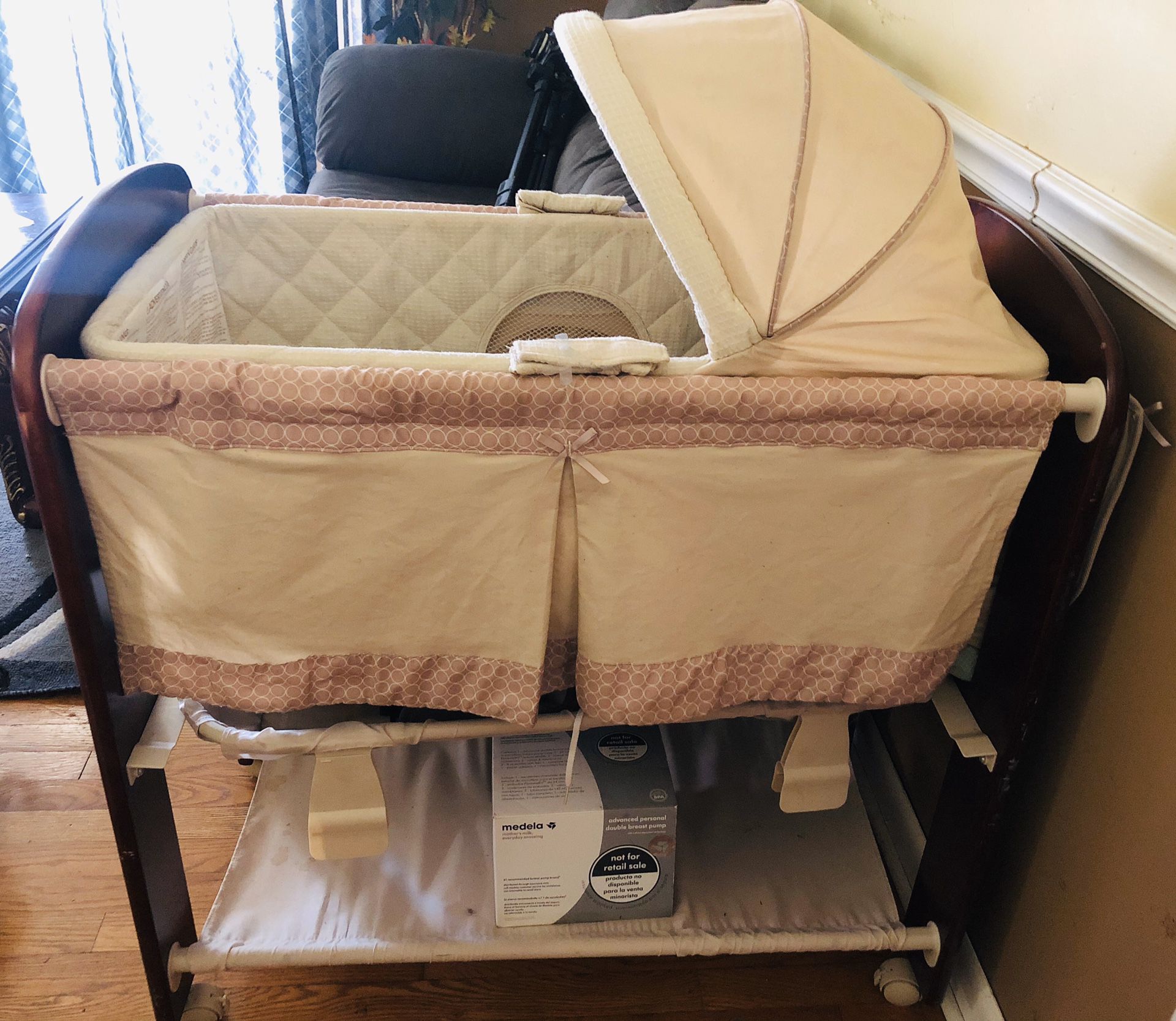 Baby bundle :bassinet/changing table,car seat,stroller,breast pump,car seat cover ,Jordan’s &pumas
