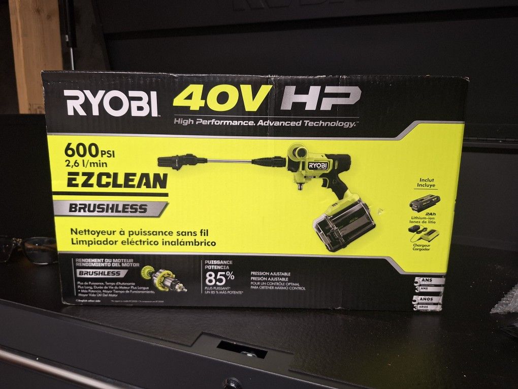 RYOBI 40 VOLT POWER WASHER. WITH BATTERY AND CHARGER. 