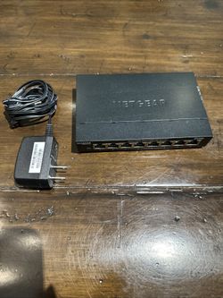 NETGEAR GS308  8-Port Gigabit Ethernet Unmanaged Switch with 4-Ports