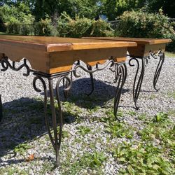 2 Side Tables