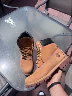 Men’s timberlands boots size 8.5