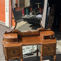 antique walnut vanity table with mirror vintage furniture L48”*D17”*H30”-H78”(address in description  👇delivery 🚚 available within 15 miles with ext