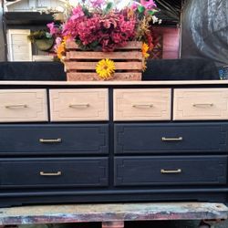 Black  & Natural Wood 8/Drawer Dresser 