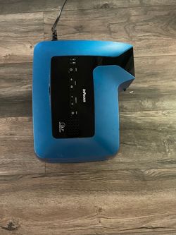 InFocus DLP home theatre projector with speaker doc