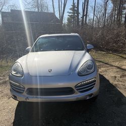 🚗 2013 Porsche Cayenne – Clean Title – $7,500 OBO