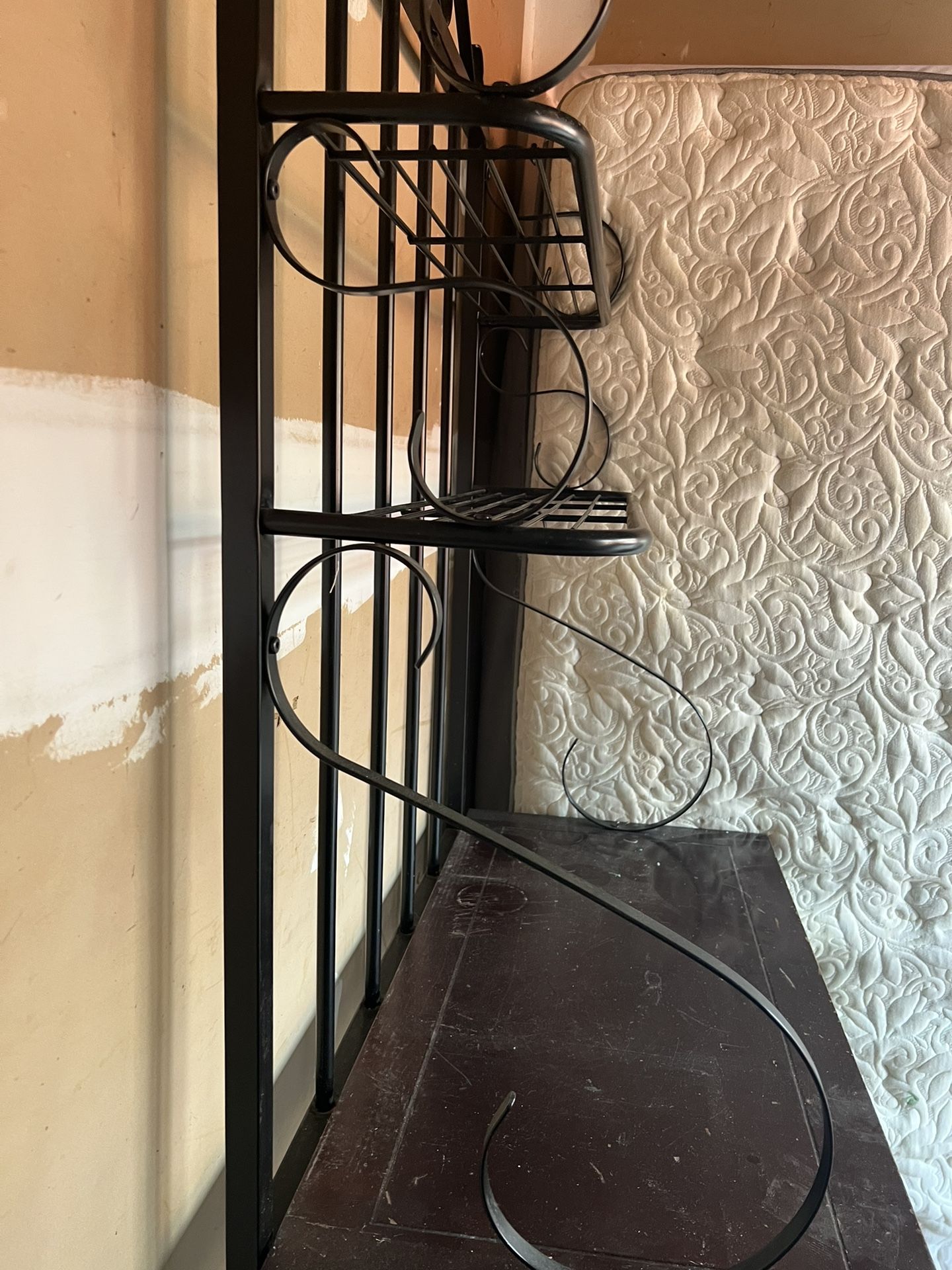 BAKERS RACK W STORAGE $175 OBO
