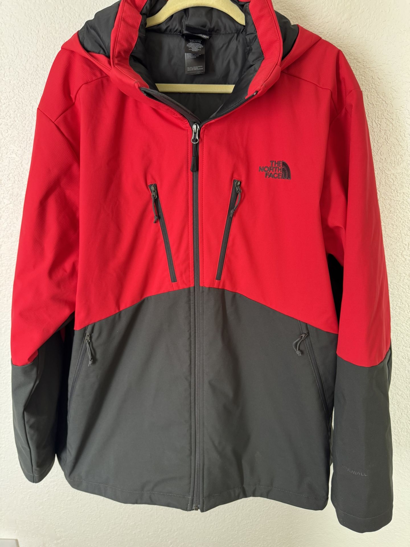 Like new Men’s The North Face Coat XXL Windwall