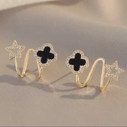 Gold Clover Earrings 