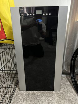 Almost New Portable  Ac.