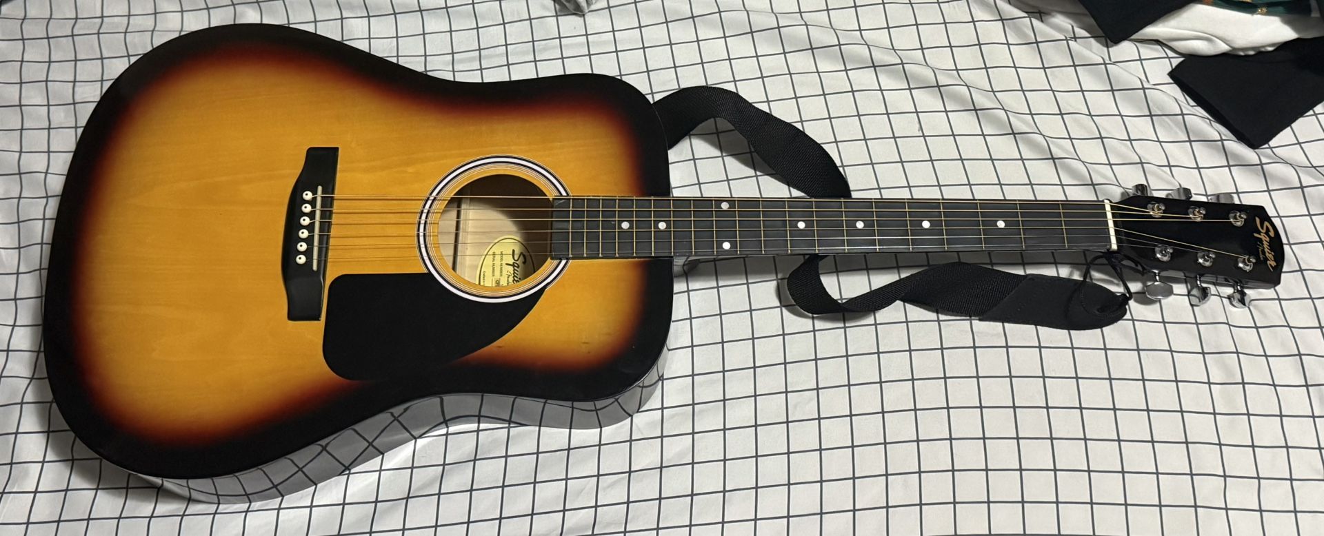 Squier By Fender Beginner Guitar Kit Model SA-150