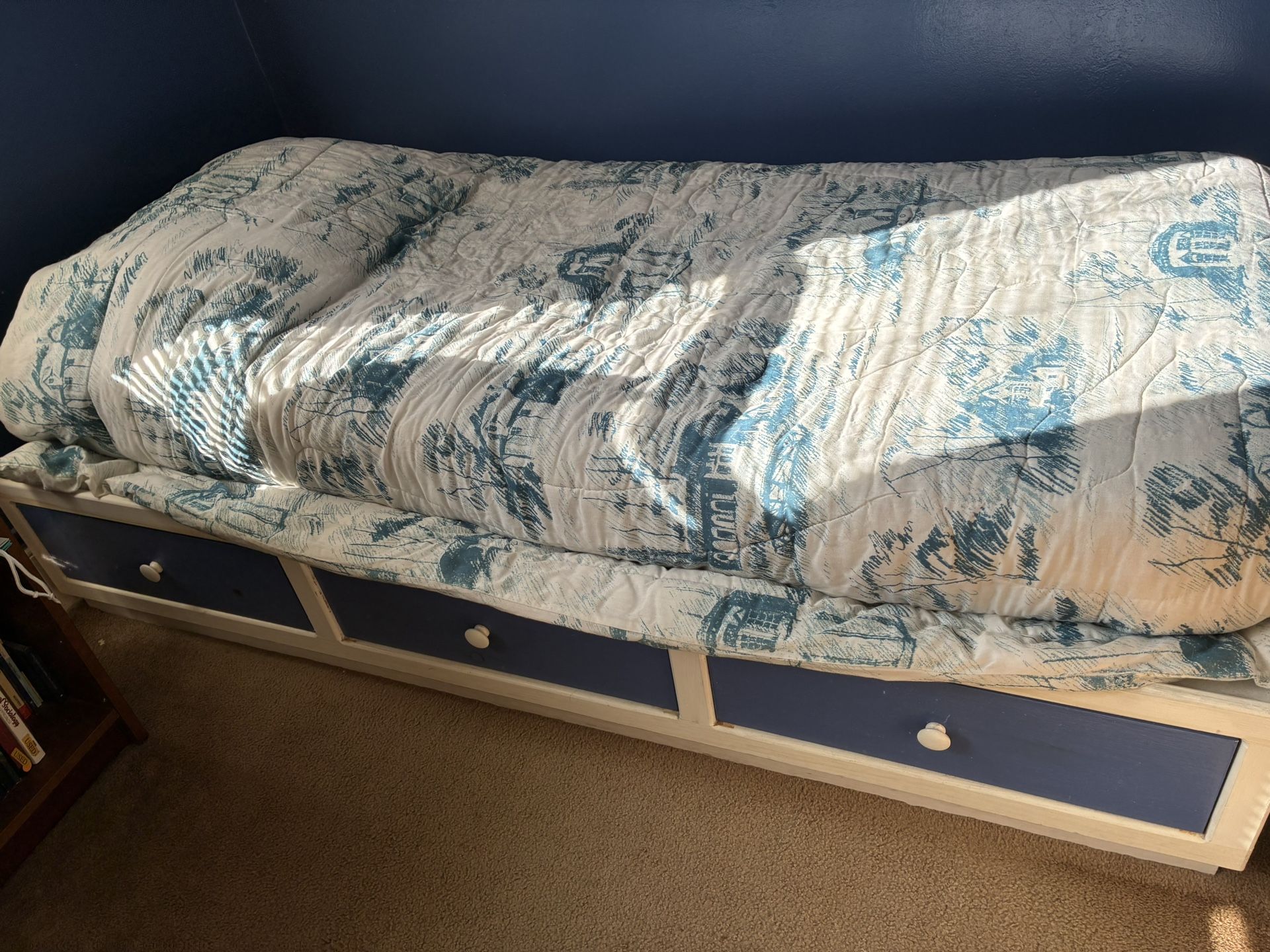 Single captain’s bed with drawers