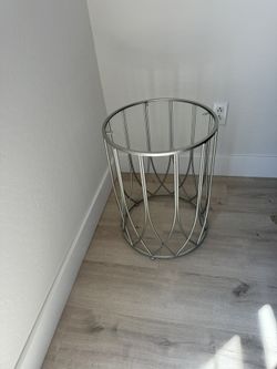 Glass Top Metal Frame Silver Side Table / 15” Diameter / 20” Tall / Plant Stand