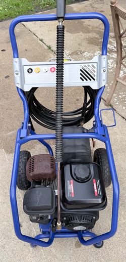 3100 PSI, 2.8 GPM gas-powered pressure washer—everything works well.