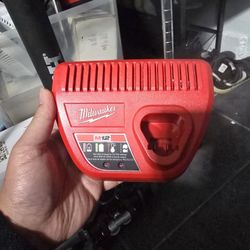 Milwaukee M12 Charger
