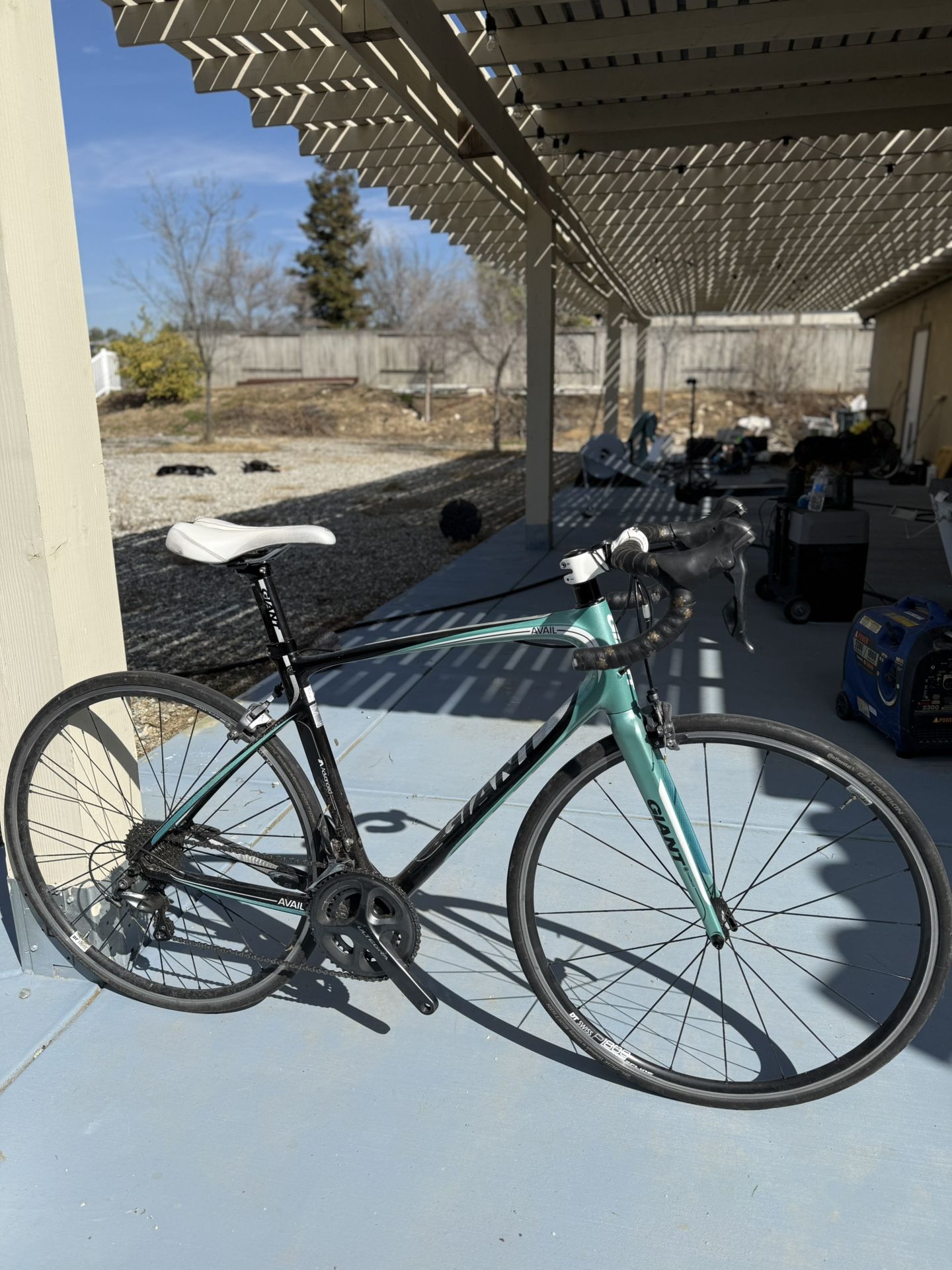 Women’s Giant Avail Carbon Fiber Road Bike