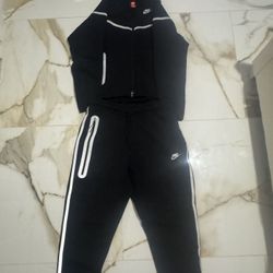 Reflective Nike Tech 